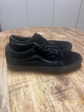Vans Black Low-Top Suede Old Skool Sneakers